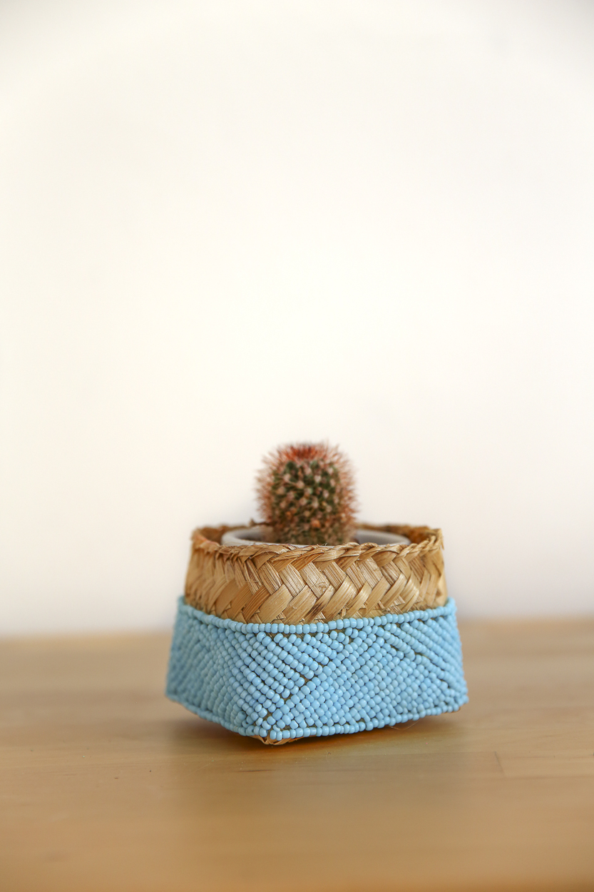 beaded basket small baby blue