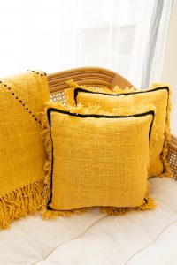 Soft cotton cushion cover with fringe