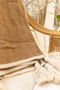 Soft cotton throw with tassels